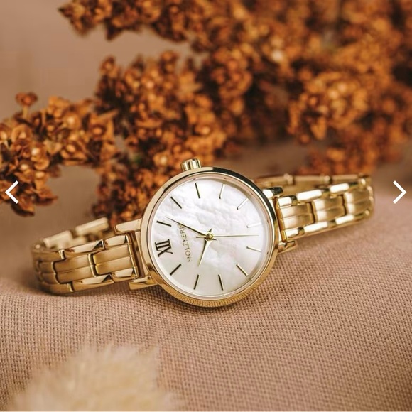 Gold Minimalist Watch with Polished Finish - Picture 6 of 9